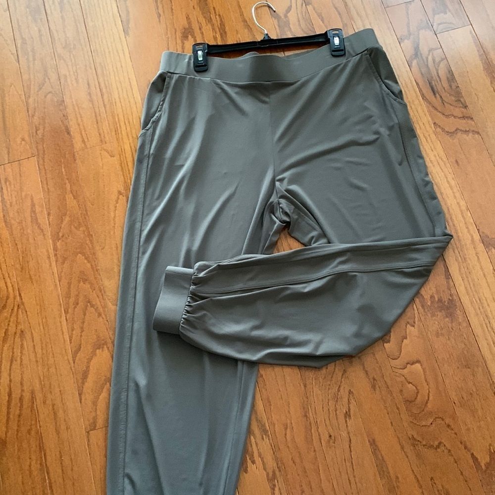 Lisa Rinna size large lounge pants